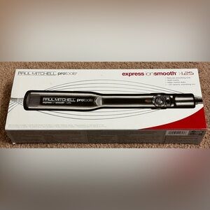 Paul Mitchell Flat Iron ProTools Express Ion Smooth+ 1.5 in Hair Straightener